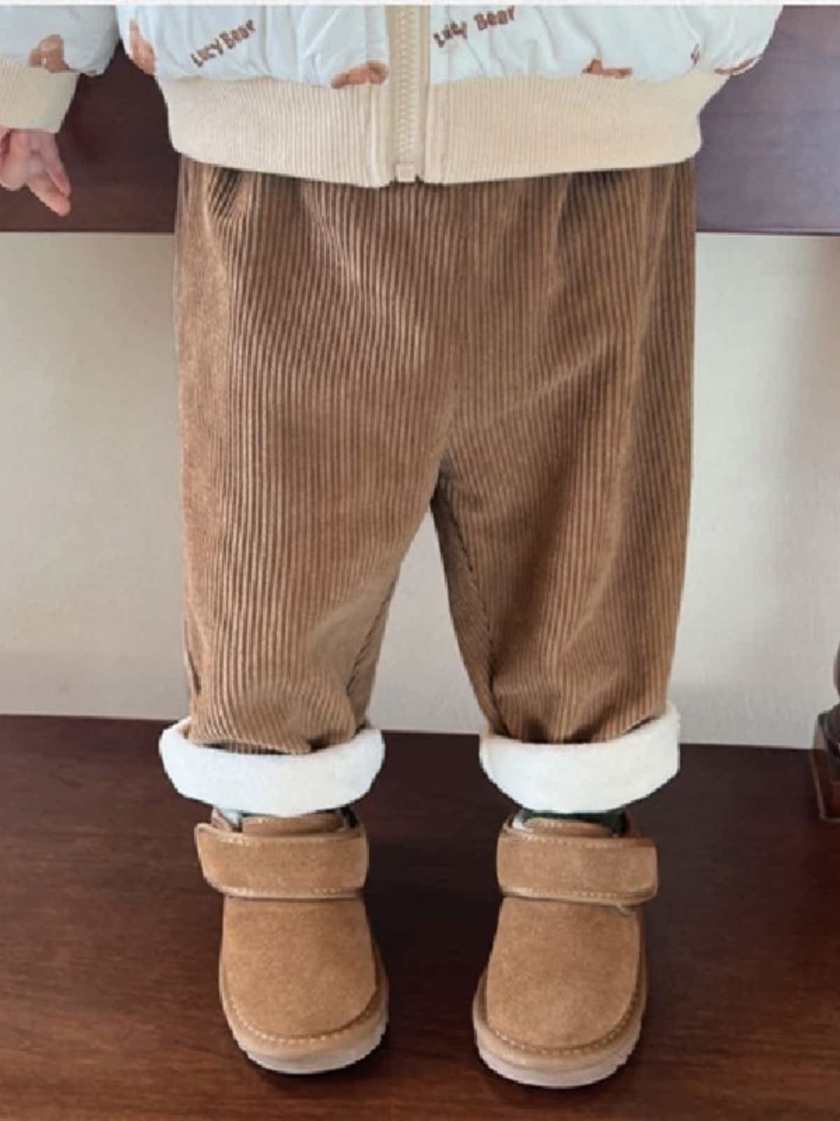 Jesienno-zimowe spodnie z pola – Corduroy Pant Warm recenzja i cena