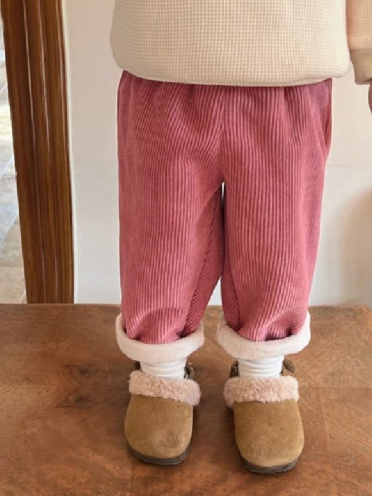 Jesienno-zimowe spodnie z pola – Corduroy Pant Warm recenzja i cena