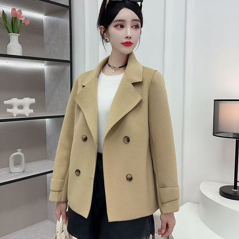 Jesienno-zimowy czarny płaszcz – Wool Coat Peacoat recenzja i cena
